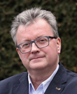 MR Dr. Andreas Stümpflen