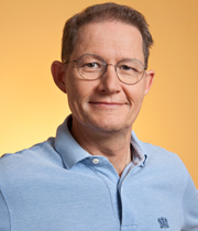 Dr. Claudio Lind